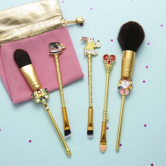 Alice in Wonderland Gold 5 Piece Makeup Brush Set - Picture 3 of 17